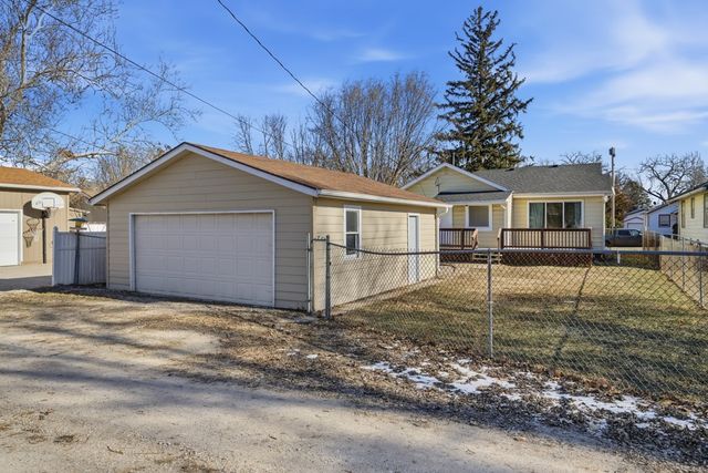 3814 Columbia Street, Des Moines, IA 50313