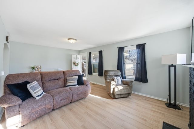 3814 Columbia Street, Des Moines, IA 50313