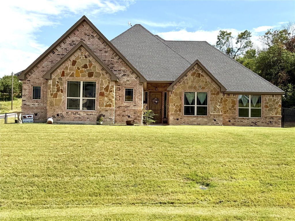 1025 Tex Lane, Springtown, TX 76082