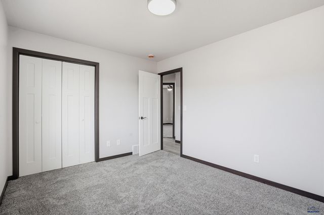 10127 REMINGTON ST, Summerset, SD 57718