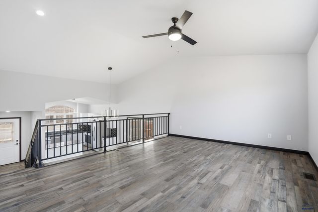 10127 REMINGTON ST, Summerset, SD 57718