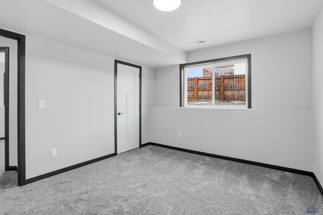 10127 REMINGTON ST, Summerset, SD 57718