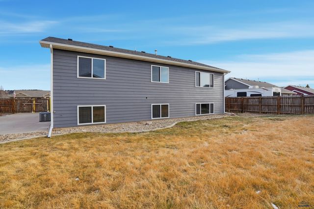 10127 REMINGTON ST, Summerset, SD 57718