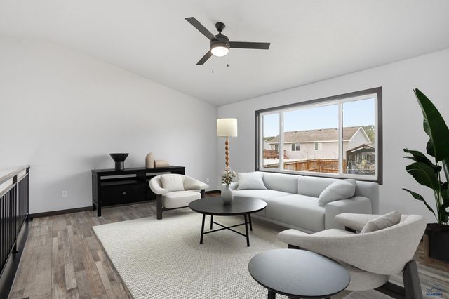 10127 REMINGTON ST, Summerset, SD 57718