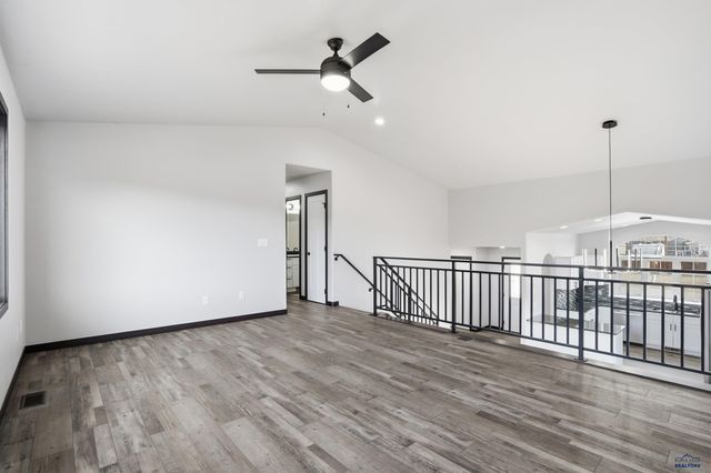 10127 REMINGTON ST, Summerset, SD 57718