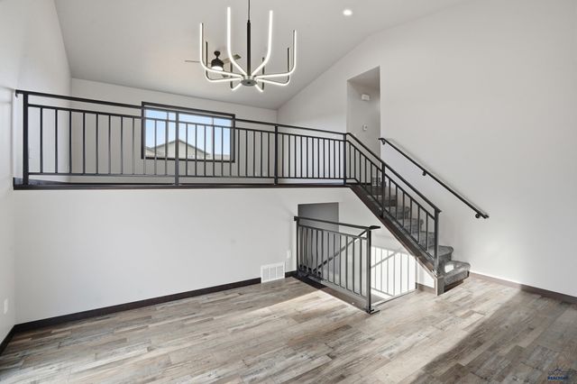 10127 REMINGTON ST, Summerset, SD 57718