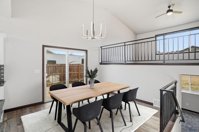 10127 REMINGTON ST, Summerset, SD 57718