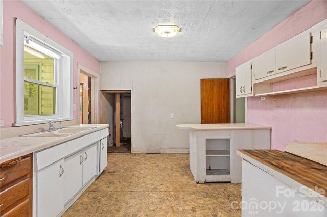 48 & 49 Cedar Mountain Road, Asheville, NC 28803