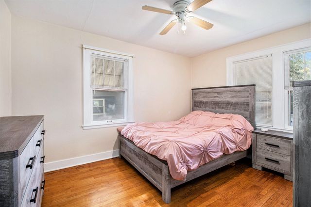 432 N Riverview Drive, Parchment City, MI 49004