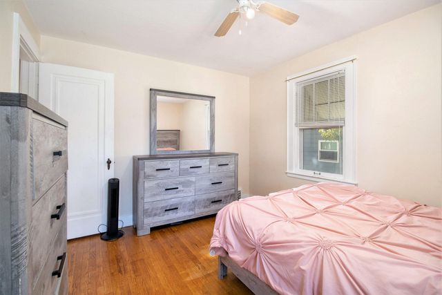 432 N Riverview Drive, Parchment City, MI 49004