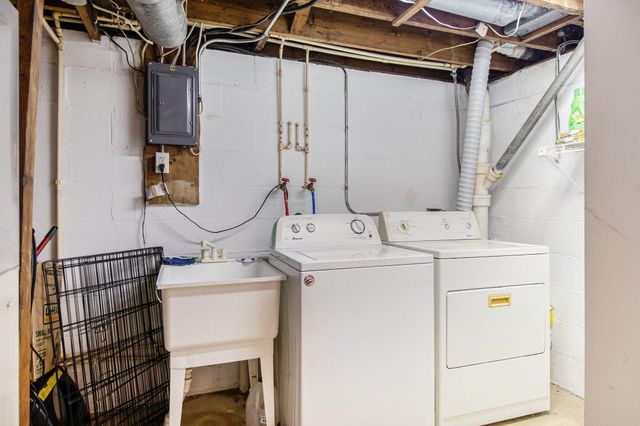 432 N Riverview Drive, Parchment City, MI 49004