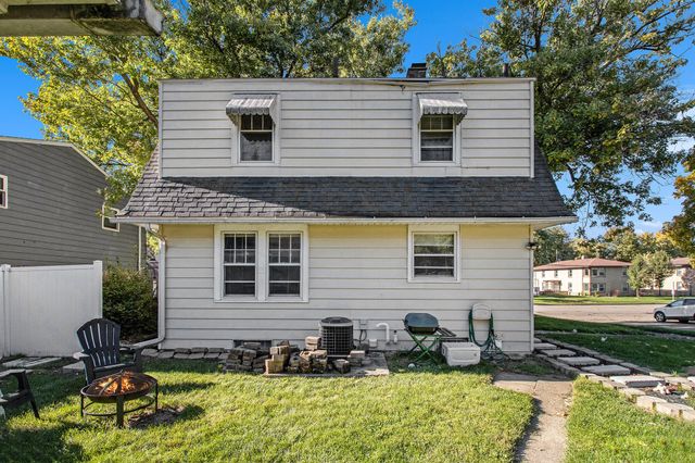 432 N Riverview Drive, Parchment City, MI 49004