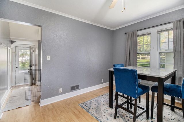 432 N Riverview Drive, Parchment City, MI 49004