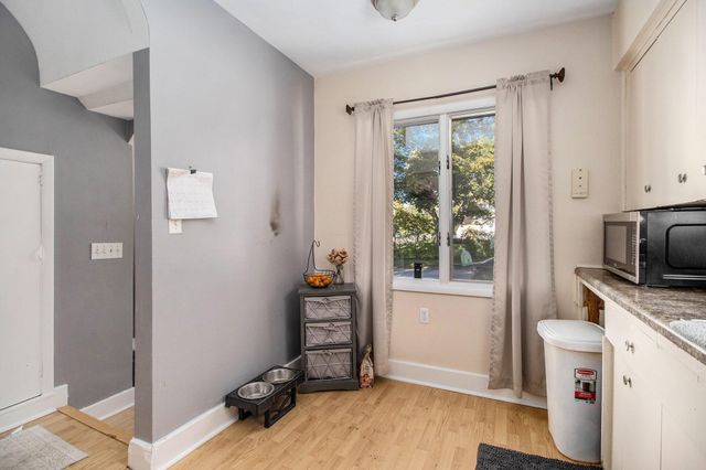 432 N Riverview Drive, Parchment City, MI 49004