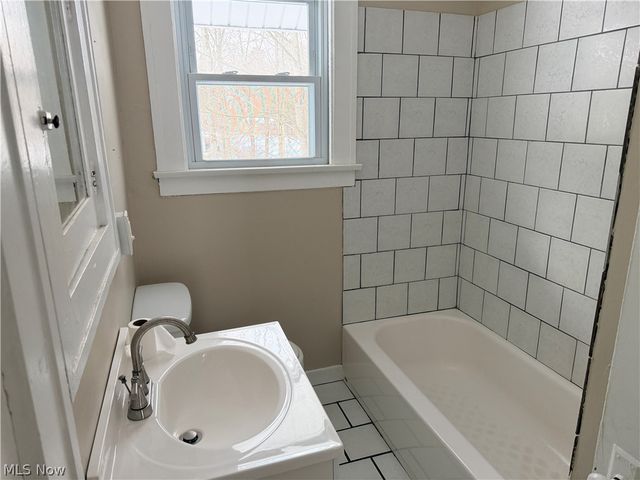 980 W Laclede Avenue, Youngstown, OH 44511