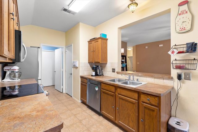 2000 Meadow View Drive, Princeton, TX 75407