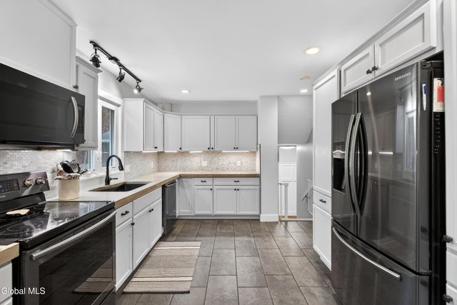 23 Northcrest Drive, Clifton Park, NY 12065