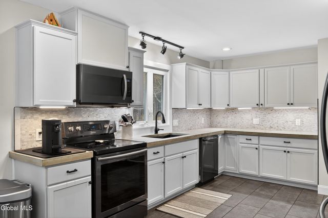 23 Northcrest Drive, Clifton Park, NY 12065