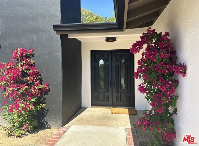 1131 Rancho Drive, Ojai, CA 93023