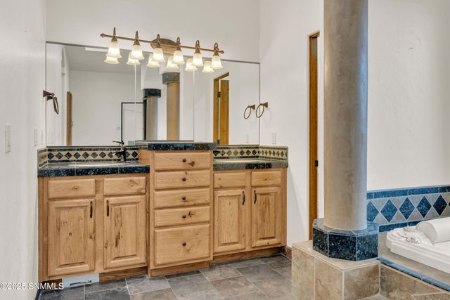 4705 Lost Wrangler Way, Las Cruces, NM 88007