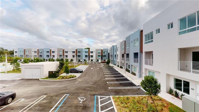 2555 NE 193rd St 2206, Miami, FL 33180