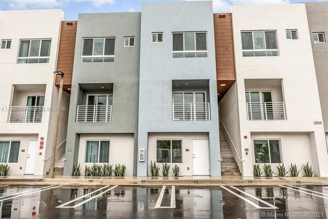 2555 NE 193rd St 2206, Miami, FL 33180