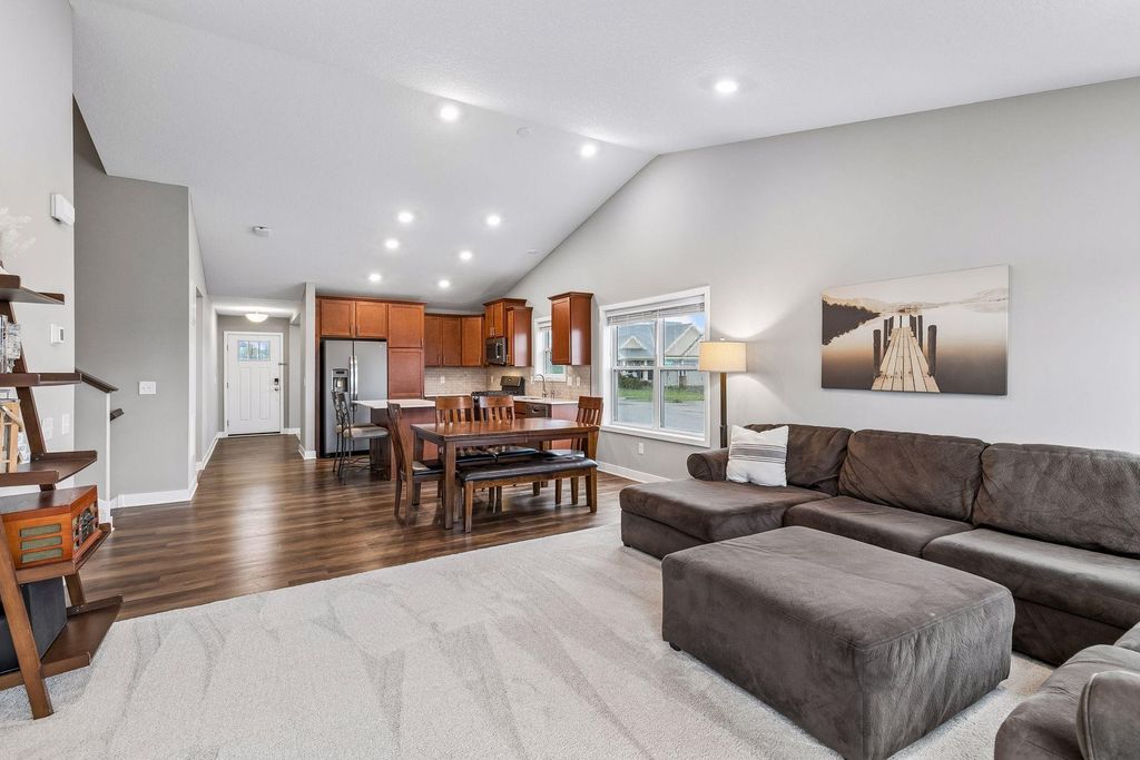 1418 Nutmeg Circle, Carver, MN 55315