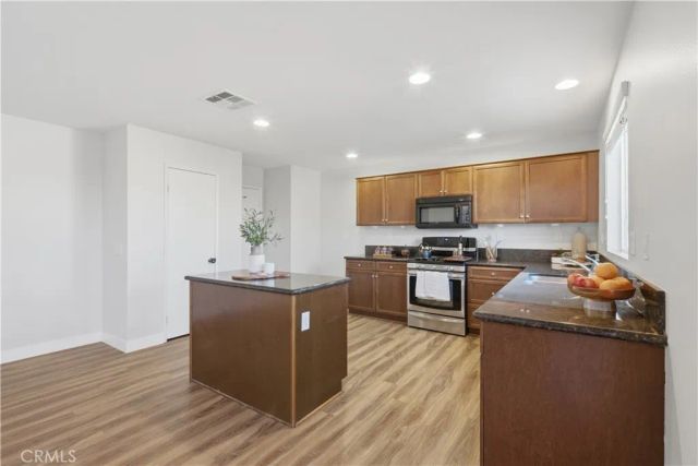 44640 Driftwood, Lancaster, CA 93535