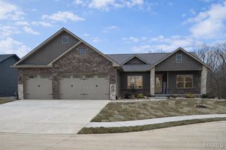 625 Glendale Drive, Troy, IL 62294