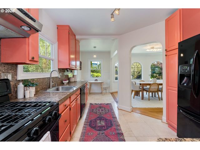 2833 Ne 33RD Ave, Portland, OR 97212