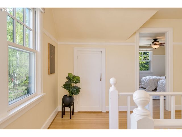 2833 Ne 33RD Ave, Portland, OR 97212