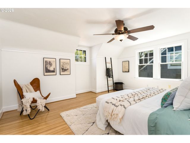 2833 Ne 33RD Ave, Portland, OR 97212