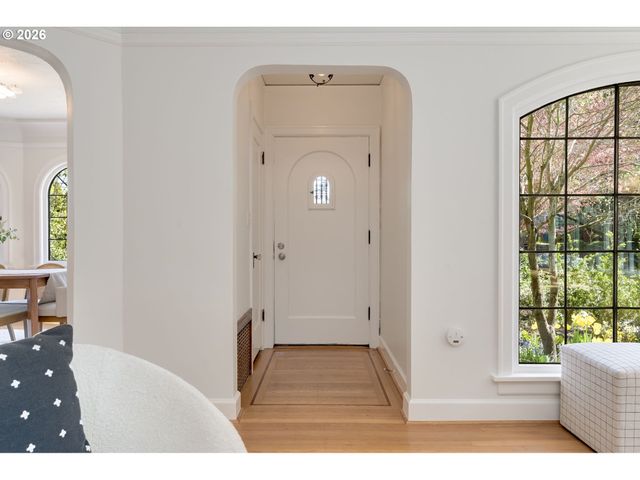 2833 Ne 33RD Ave, Portland, OR 97212