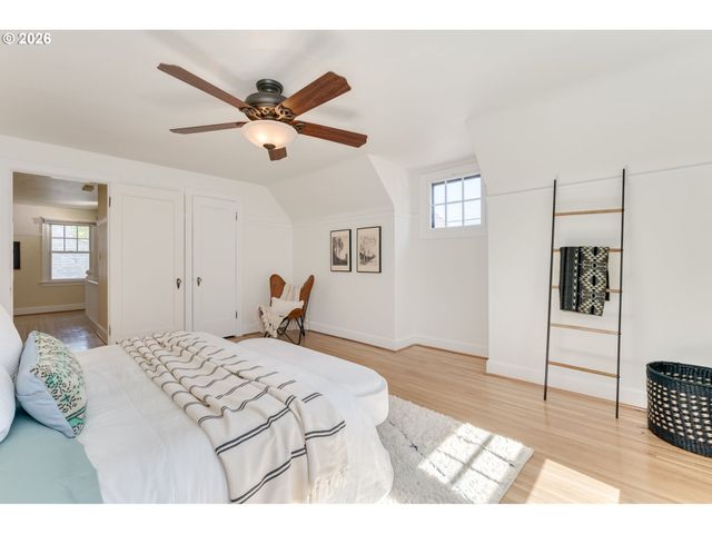 2833 Ne 33RD Ave, Portland, OR 97212