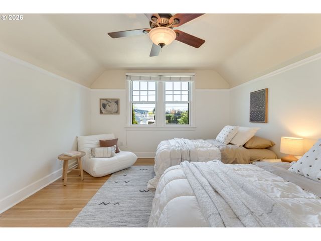 2833 Ne 33RD Ave, Portland, OR 97212