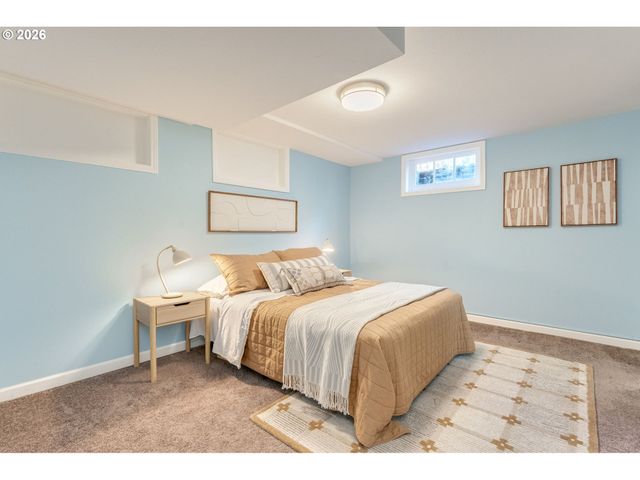 2833 Ne 33RD Ave, Portland, OR 97212