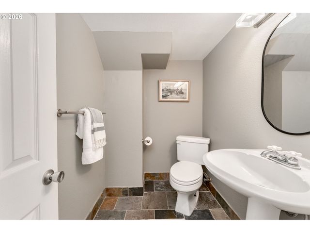 2833 Ne 33RD Ave, Portland, OR 97212