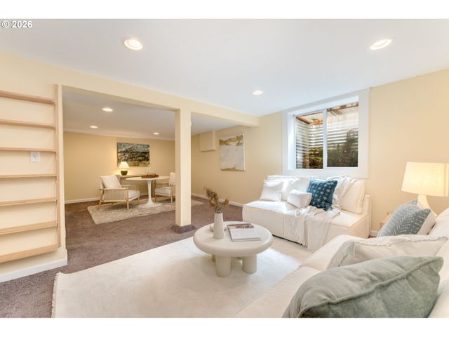 2833 Ne 33RD Ave, Portland, OR 97212