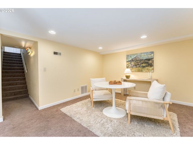 2833 Ne 33RD Ave, Portland, OR 97212