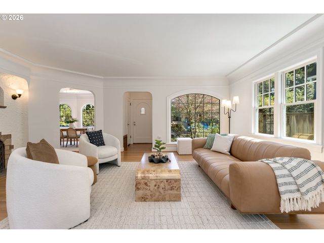 2833 Ne 33RD Ave, Portland, OR 97212