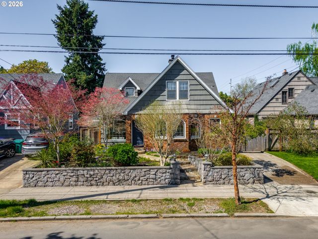 2833 Ne 33RD Ave, Portland, OR 97212