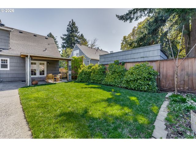 2833 Ne 33RD Ave, Portland, OR 97212