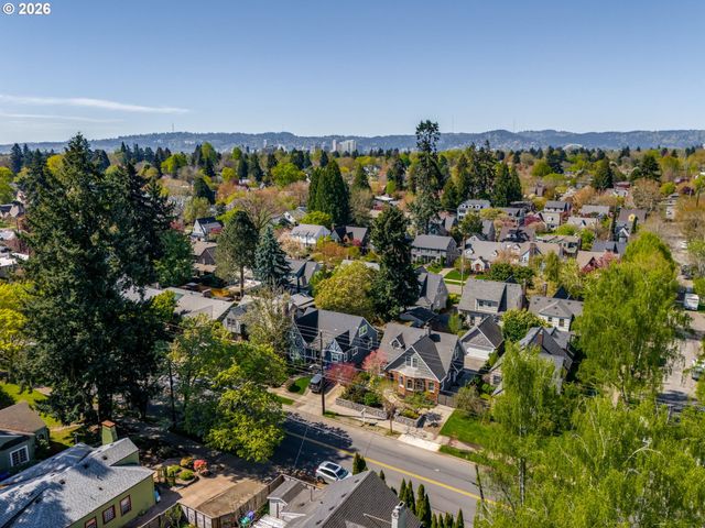 2833 Ne 33RD Ave, Portland, OR 97212