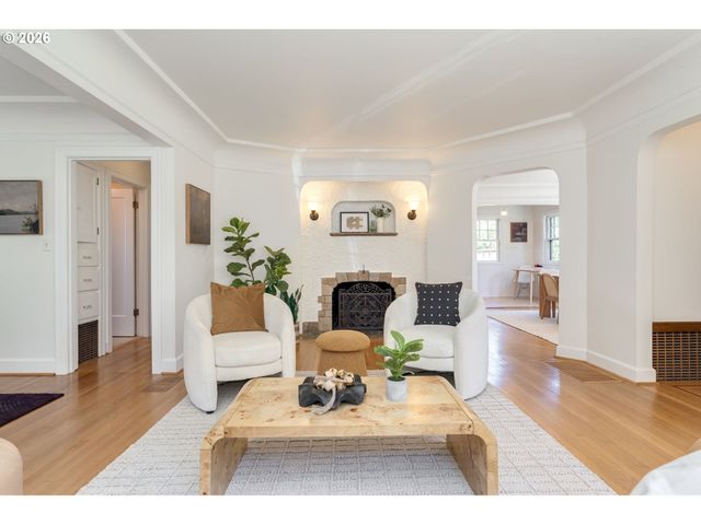 2833 Ne 33RD Ave, Portland, OR 97212