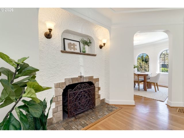 2833 Ne 33RD Ave, Portland, OR 97212