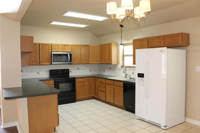 46 Crazy Cross RD, Wimberley, TX 78676