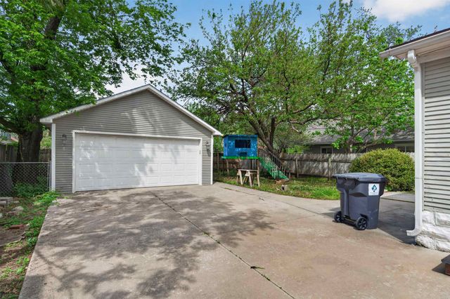 139 N Chautauqua Ave, Wichita, KS 67214