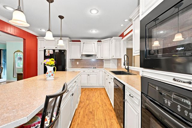 705 Oakwood Drive, Benton, AR 72015