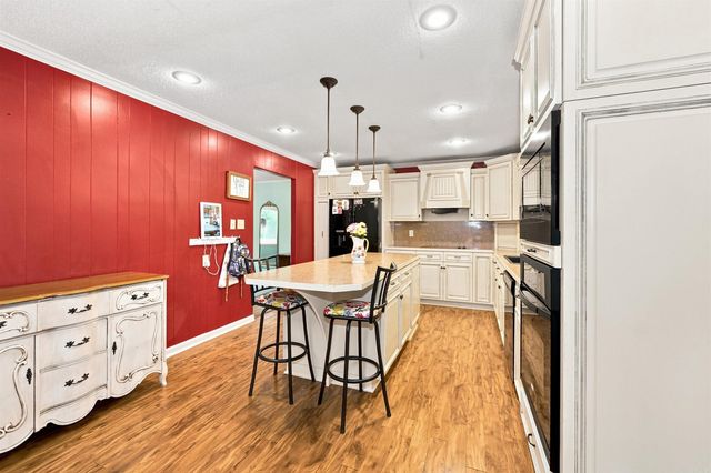 705 Oakwood Drive, Benton, AR 72015