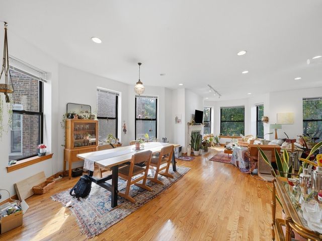 3244 W Potomac Avenue, Chicago, IL 60651